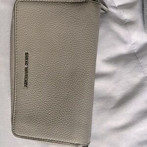 Authentic Michael Michael Kors large leather smartphone wristlet wallet